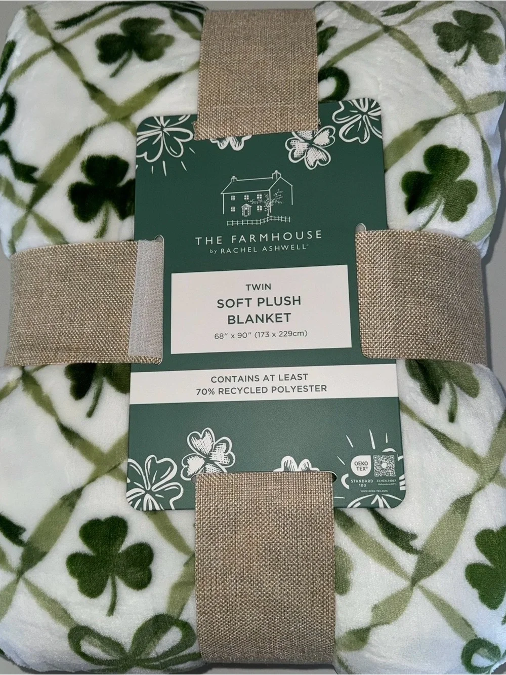 The Farmhouse by Rachel Ashwell Lucky Green Clovers & Bows Plush Blanket NEW